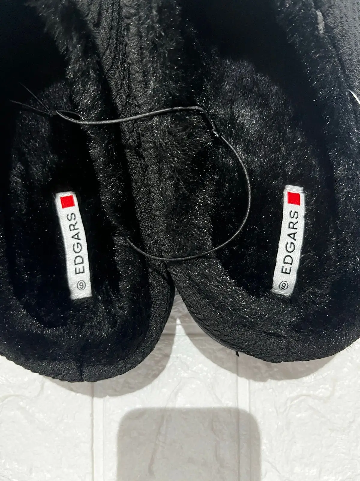 Edgars Black Faux Fur Lined Slippers Size 9