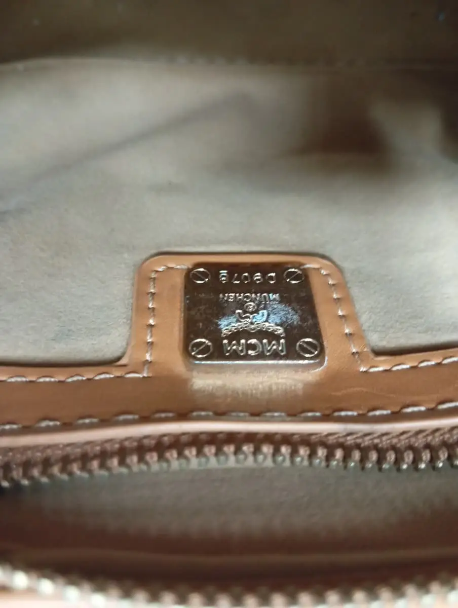 Preloved women's bag.