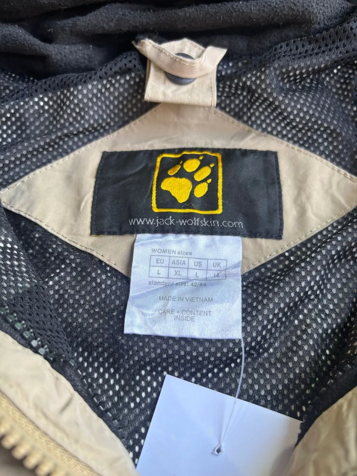 Jack Wolfskin Beige Hooded Jacket