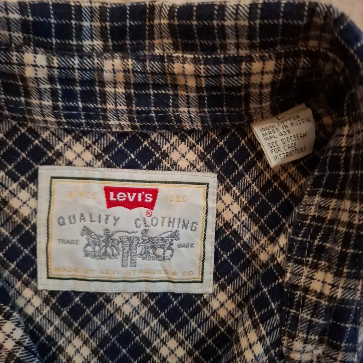 Vintage Levi's Plaid Flannel Shirt - Size L (Made in Russia)