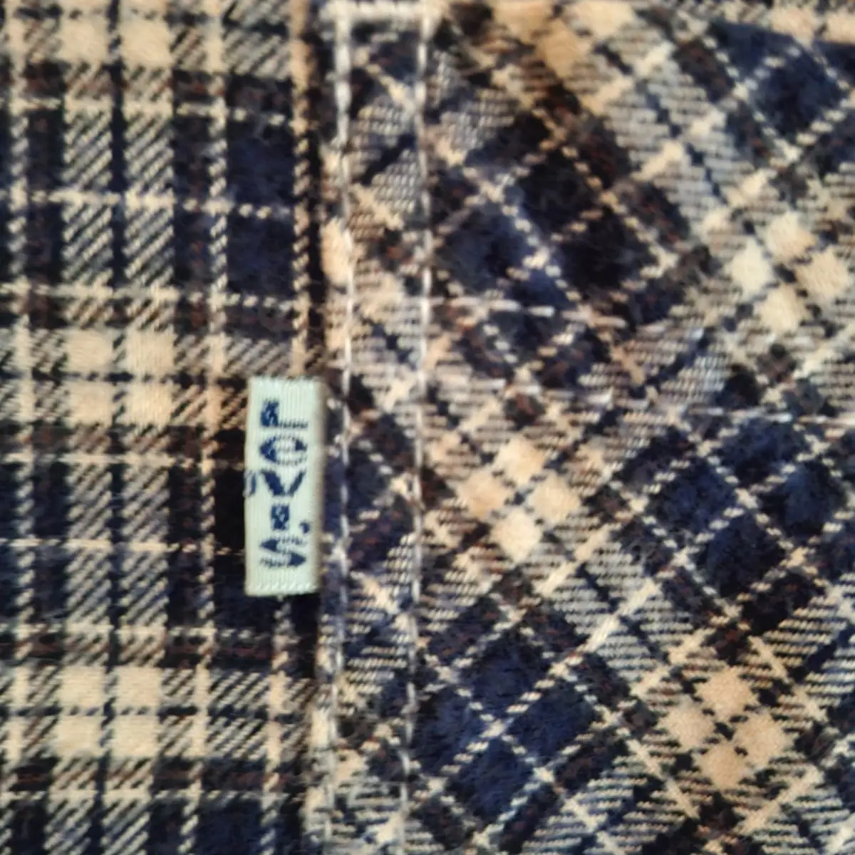 Vintage Levi's Plaid Flannel Shirt - Size L (Made in Russia)