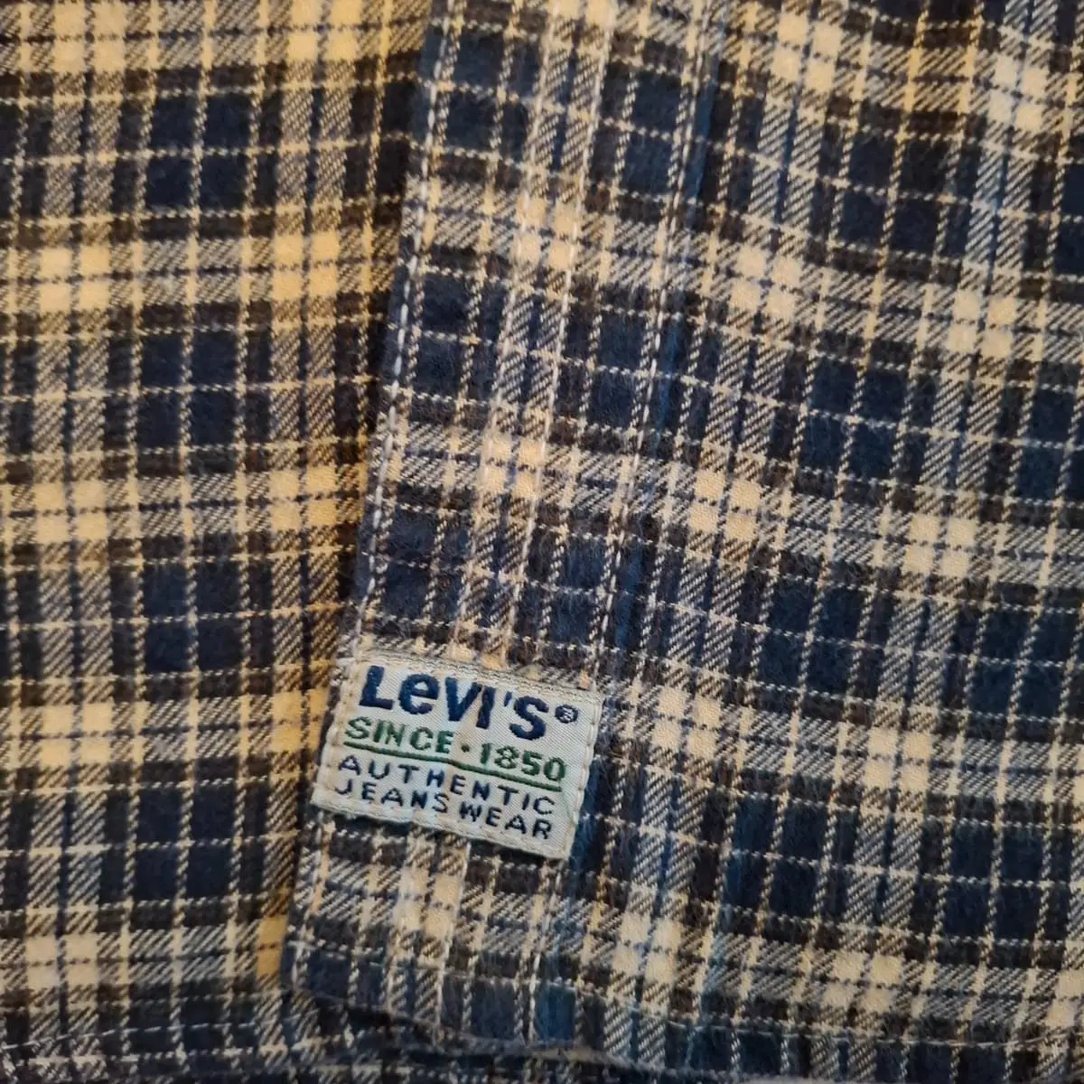 Vintage Levi's Plaid Flannel Shirt - Size L (Made in Russia)