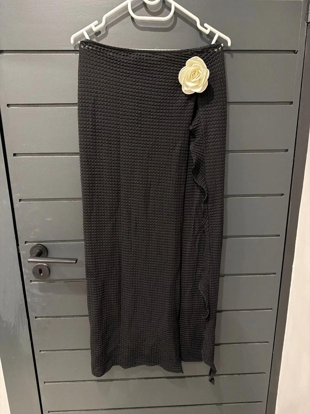 Shein Black Knitted Maxi Skirt with Rose Detail
