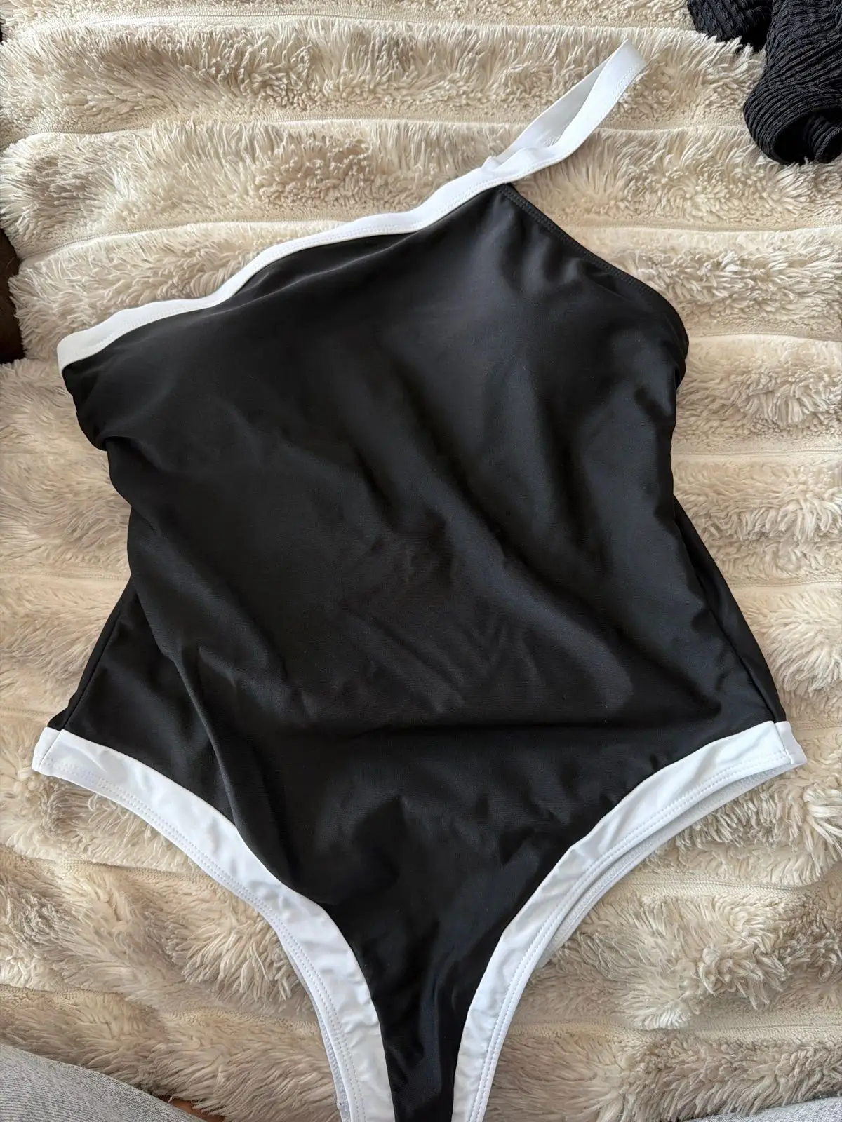 Shein One-Shoulder Black And White Swimsuit
