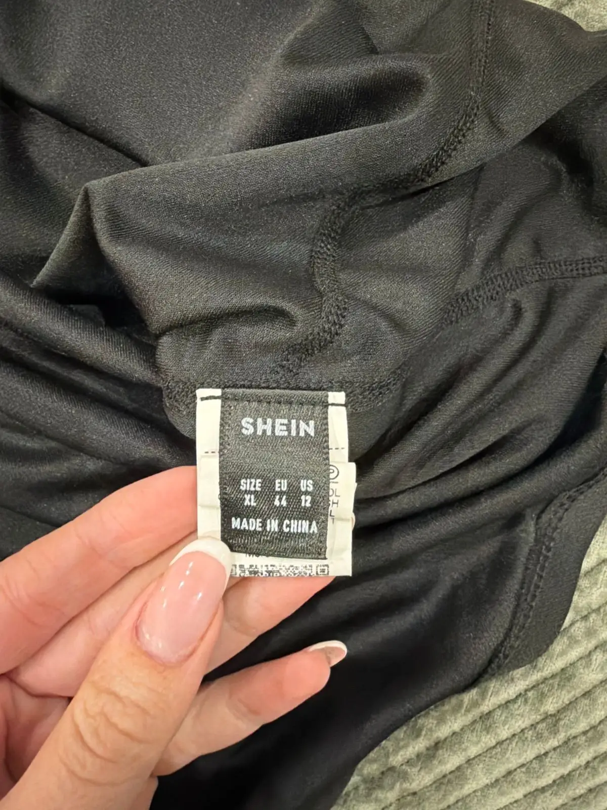 SHEIN Black Athletic Tank Top