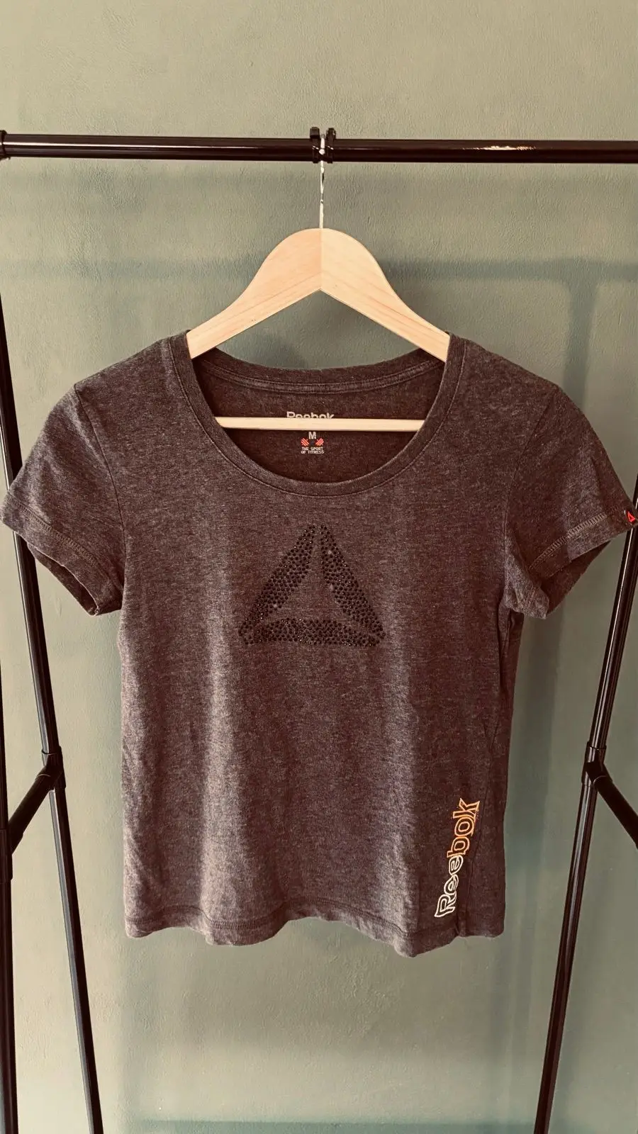 Reebok Grey Graphic T-Shirt Medium