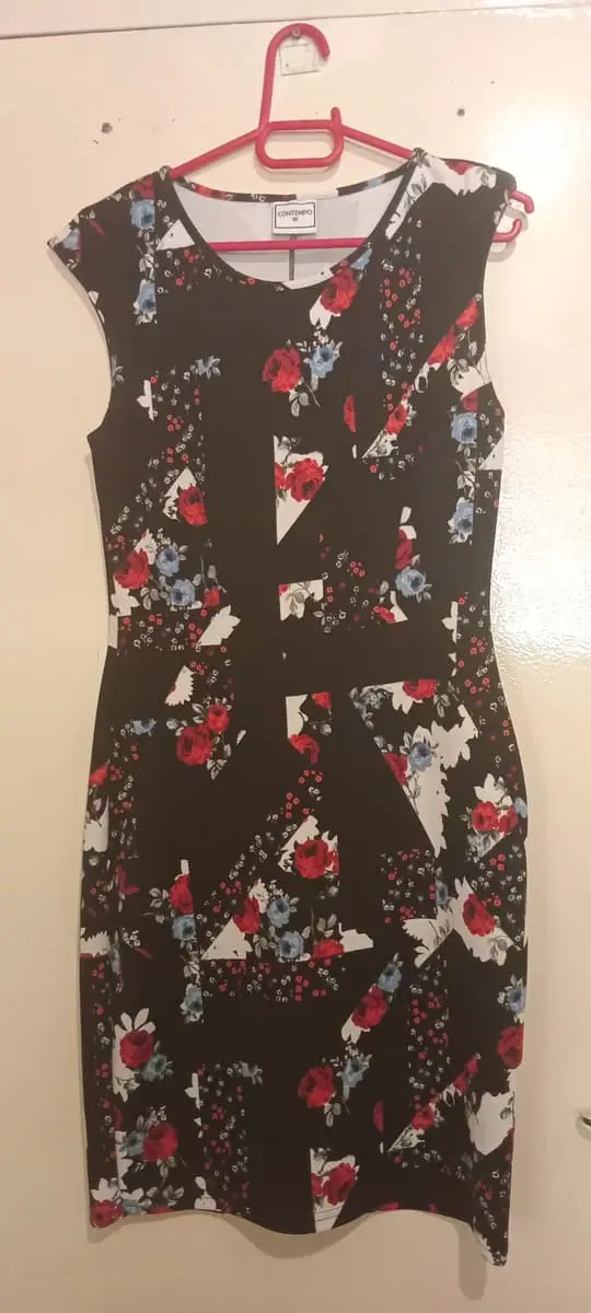 Contempo 🖤🌹 Black Dress with Red Roses 🌹🖤 Elegant, bold and beautifully feminine! ✨