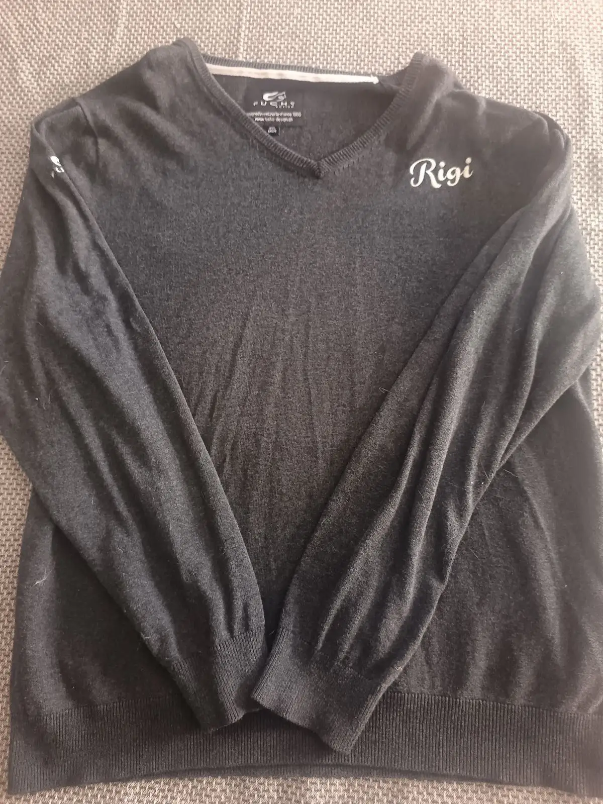 Fuchs Design Dark Grey V-Neck Sweater
