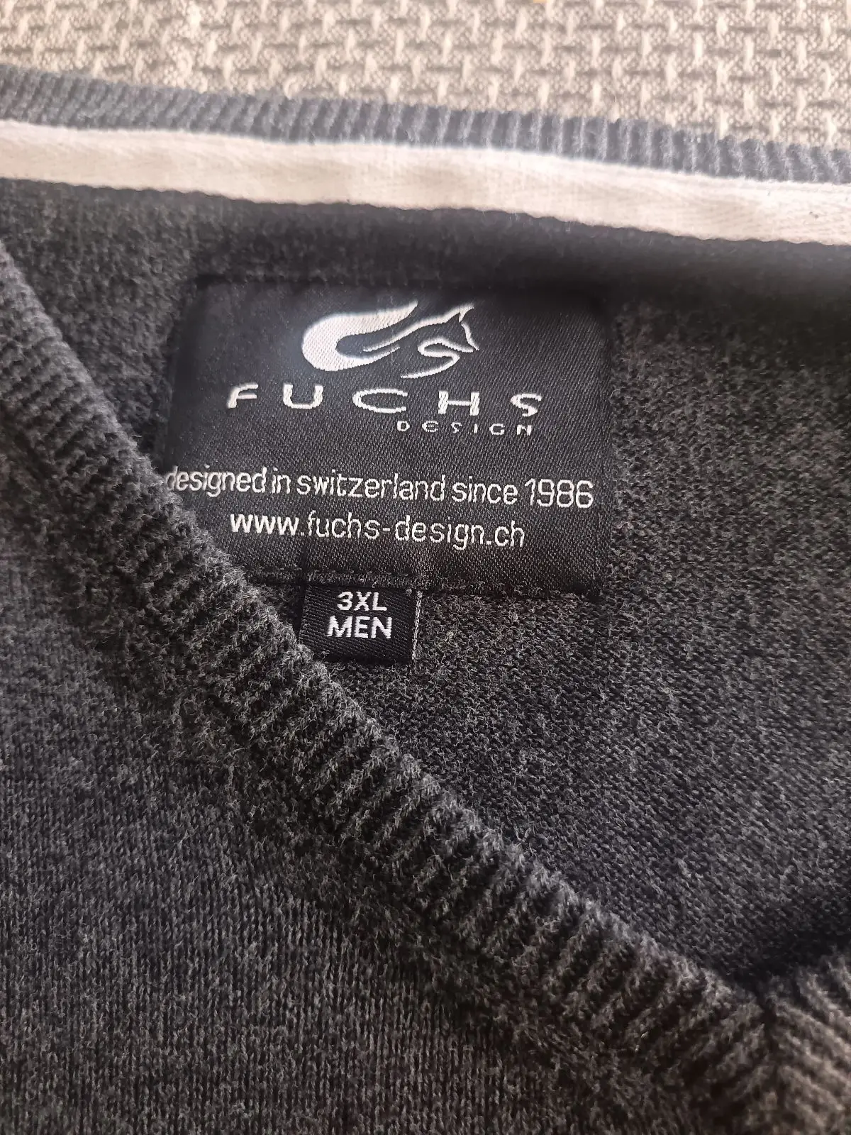 Fuchs Design Dark Grey V-Neck Sweater