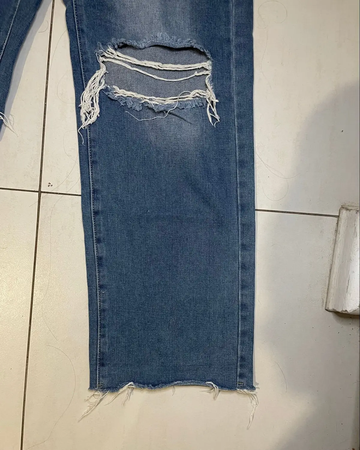 SHEIN Distressed Blue Denim Jeans Medium