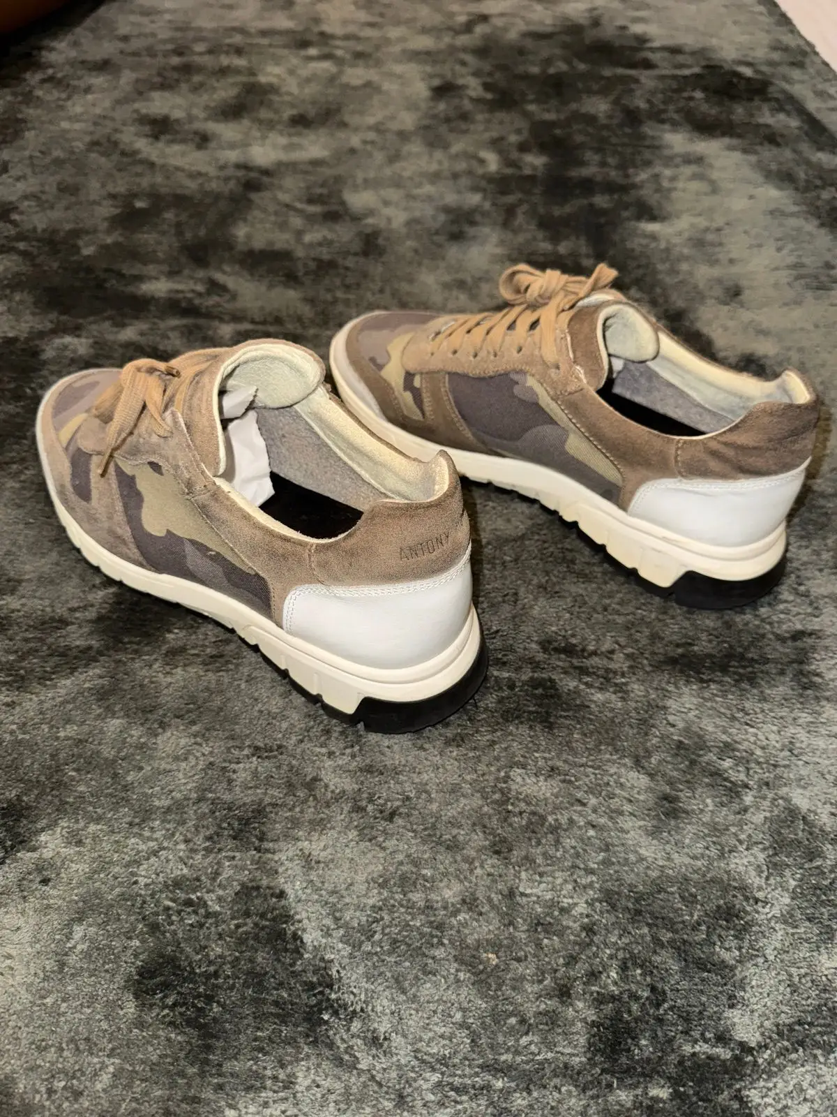Ambidextrous Sneakers Tan Grey Size 42