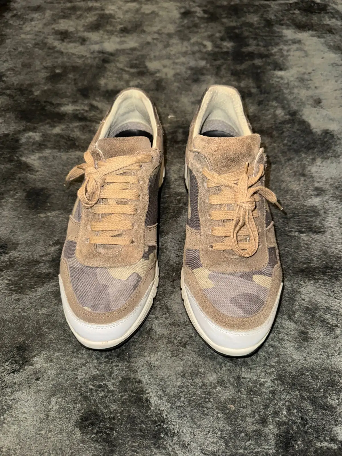 Ambidextrous Sneakers Tan Grey Size 42