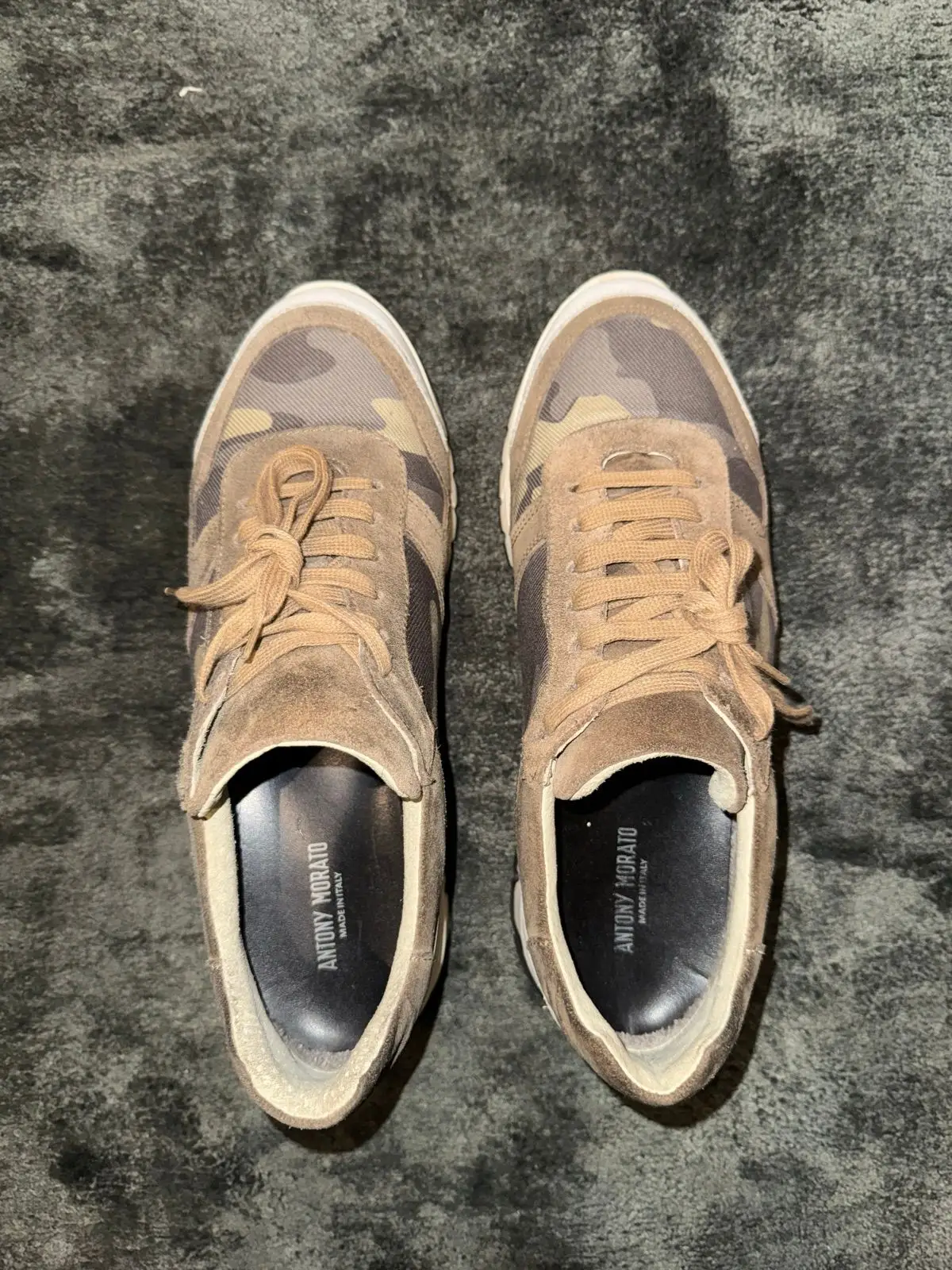 Ambidextrous Sneakers Tan Grey Size 42