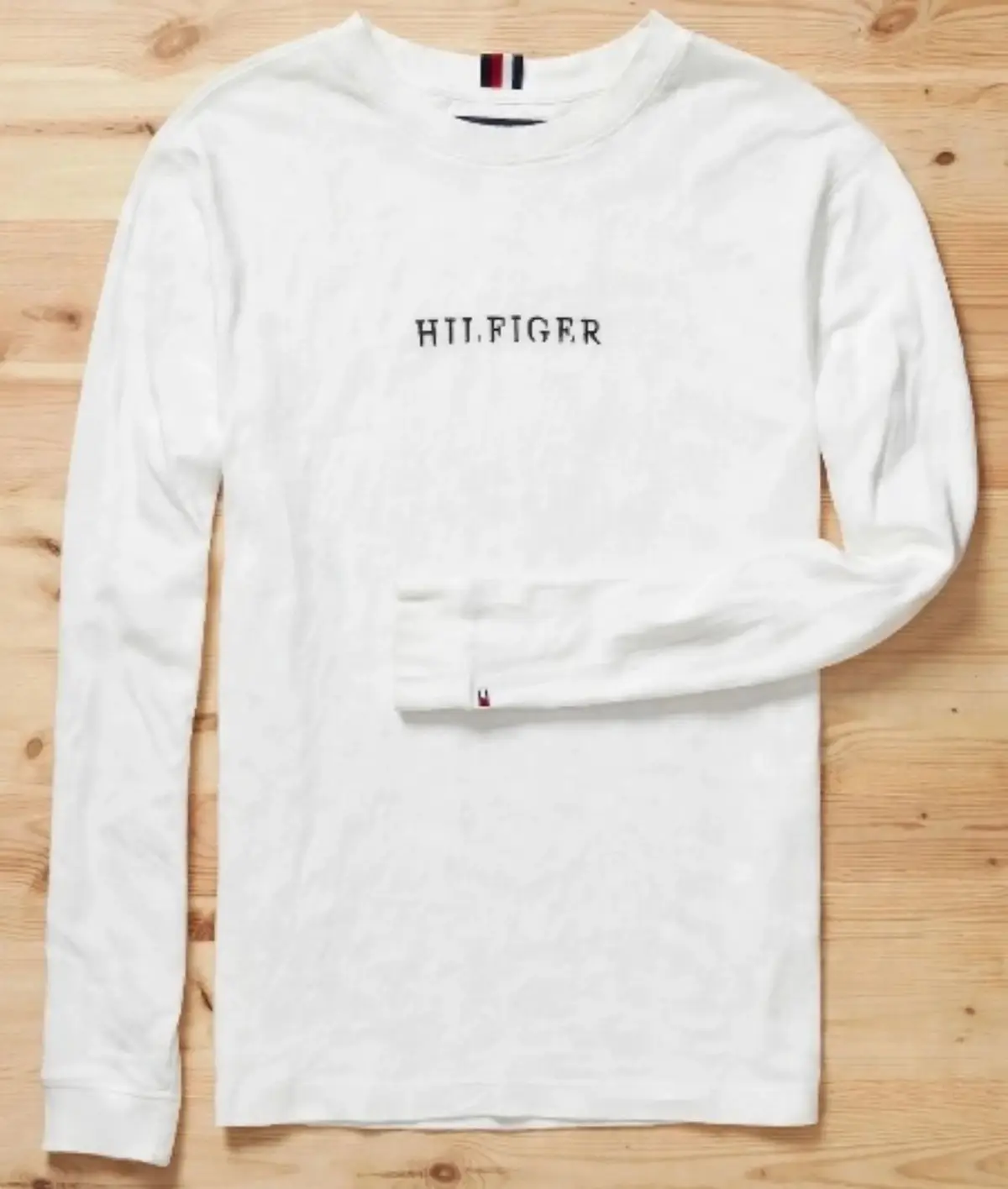 Tommy Hilfiger Item — Size M