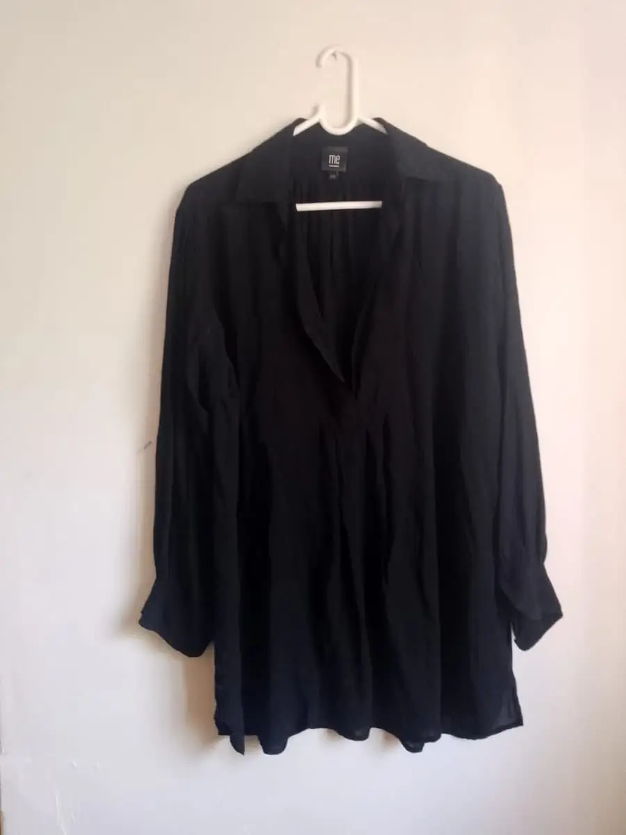 me Chic Black Flowy V-Neck Tunic Blouse - "me" Label (Size 42)
