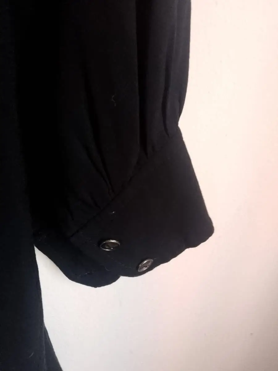 Chic Black Flowy V-Neck Tunic Blouse - "me" Label (Size 42)