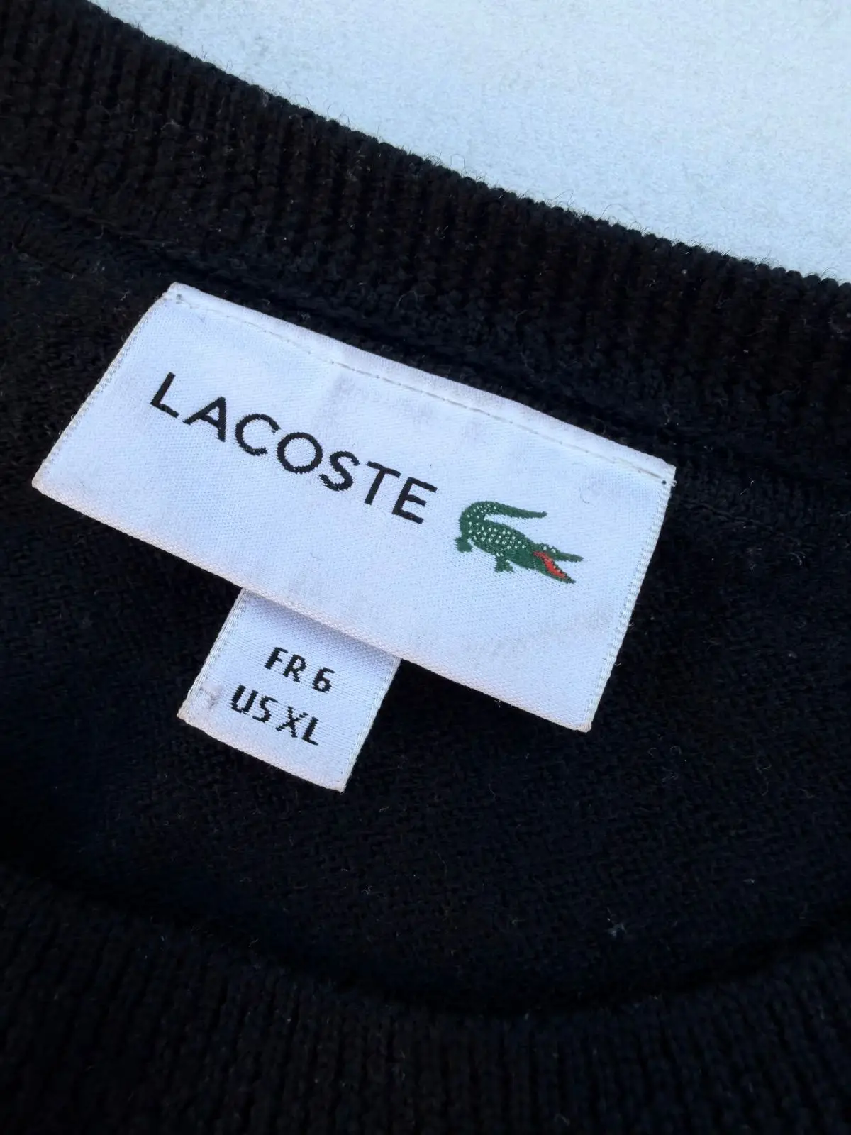 Lacoste Item — Size L