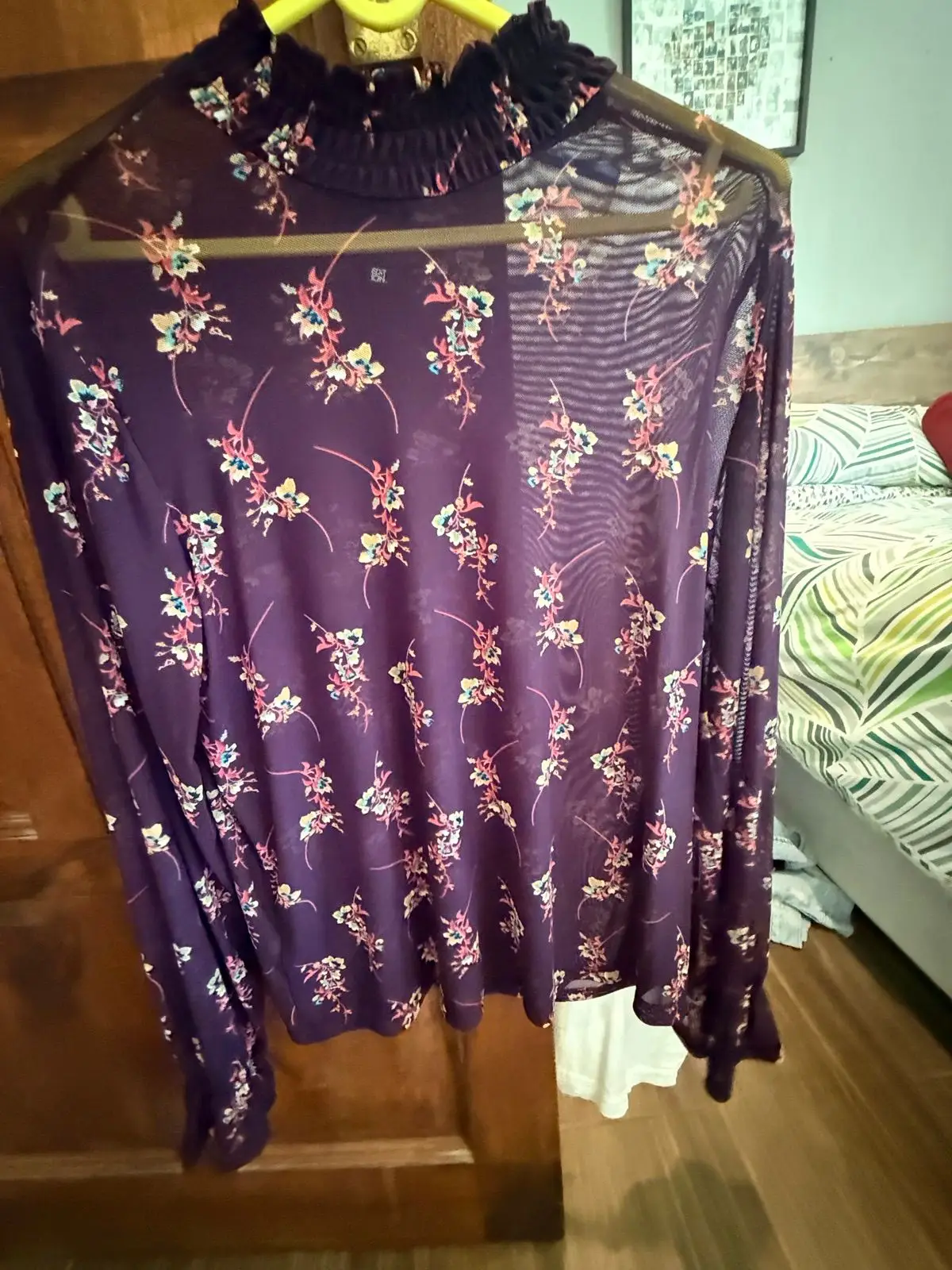 Woolworths Item — Size M