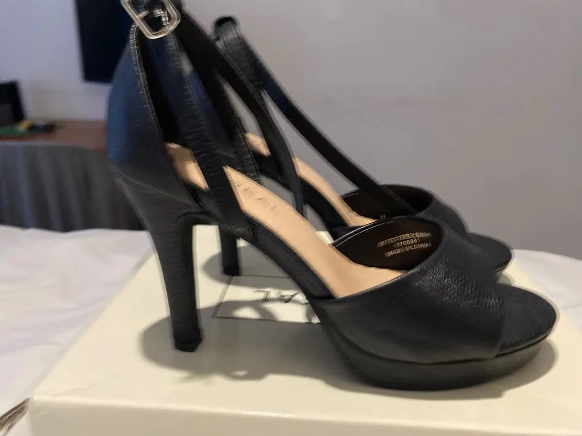brand :Unreal high heels size 5