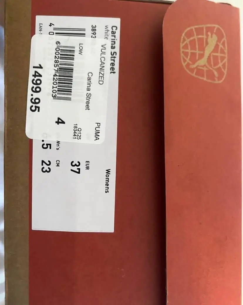 Puma ladies (Carina street) size 4 fits size 5 still new