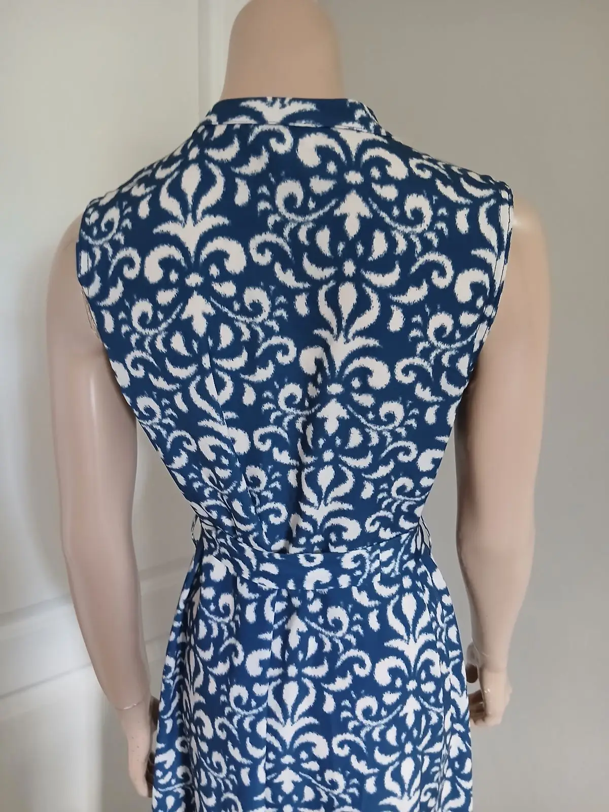 EDIT The Brand Blue Printed Sleeveless Midi Dress