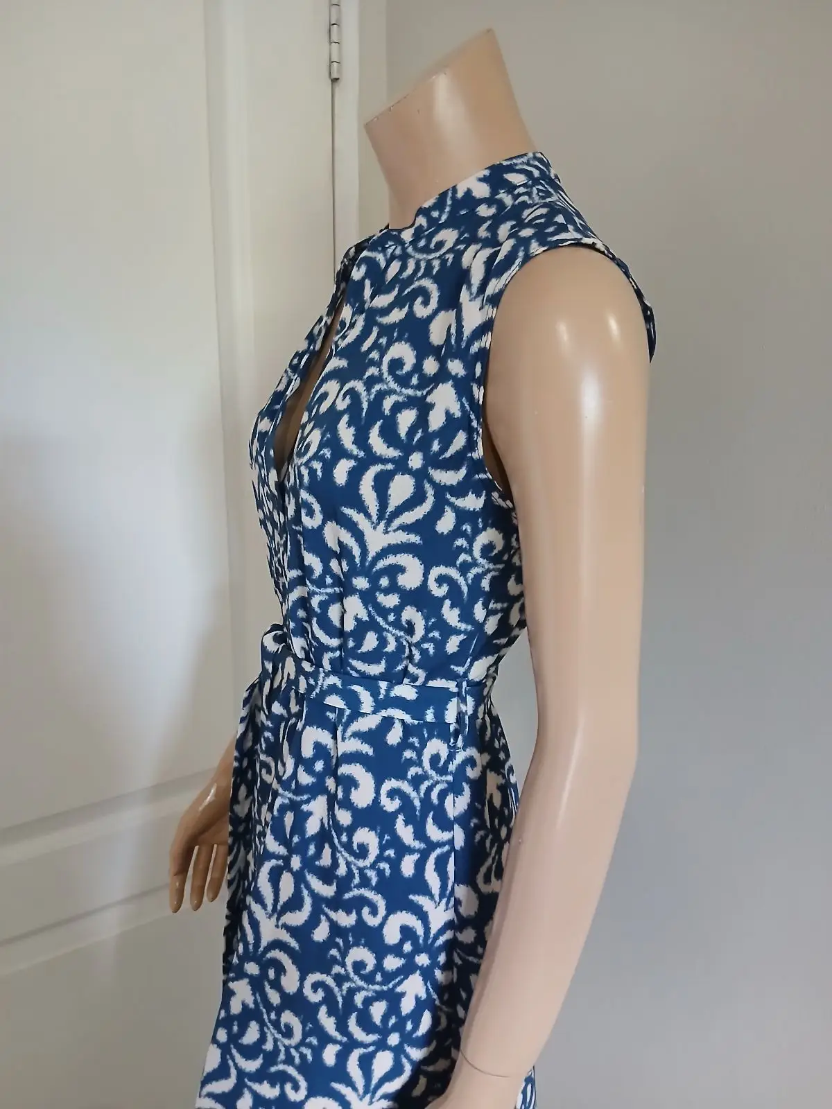 EDIT The Brand Blue Printed Sleeveless Midi Dress