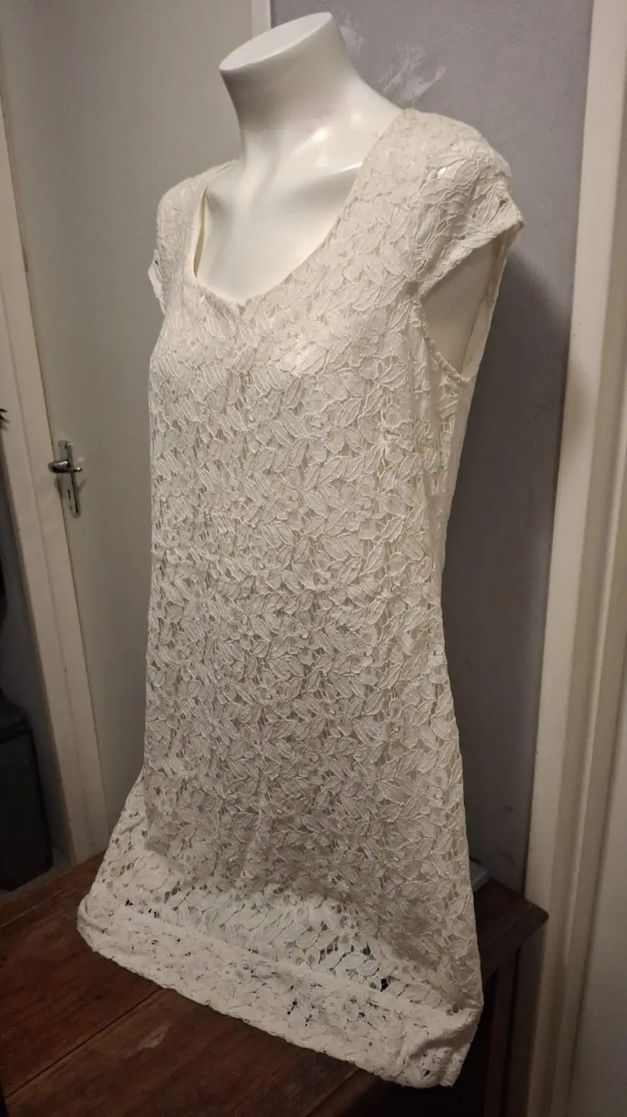 White Lace Sleeveless Dress
