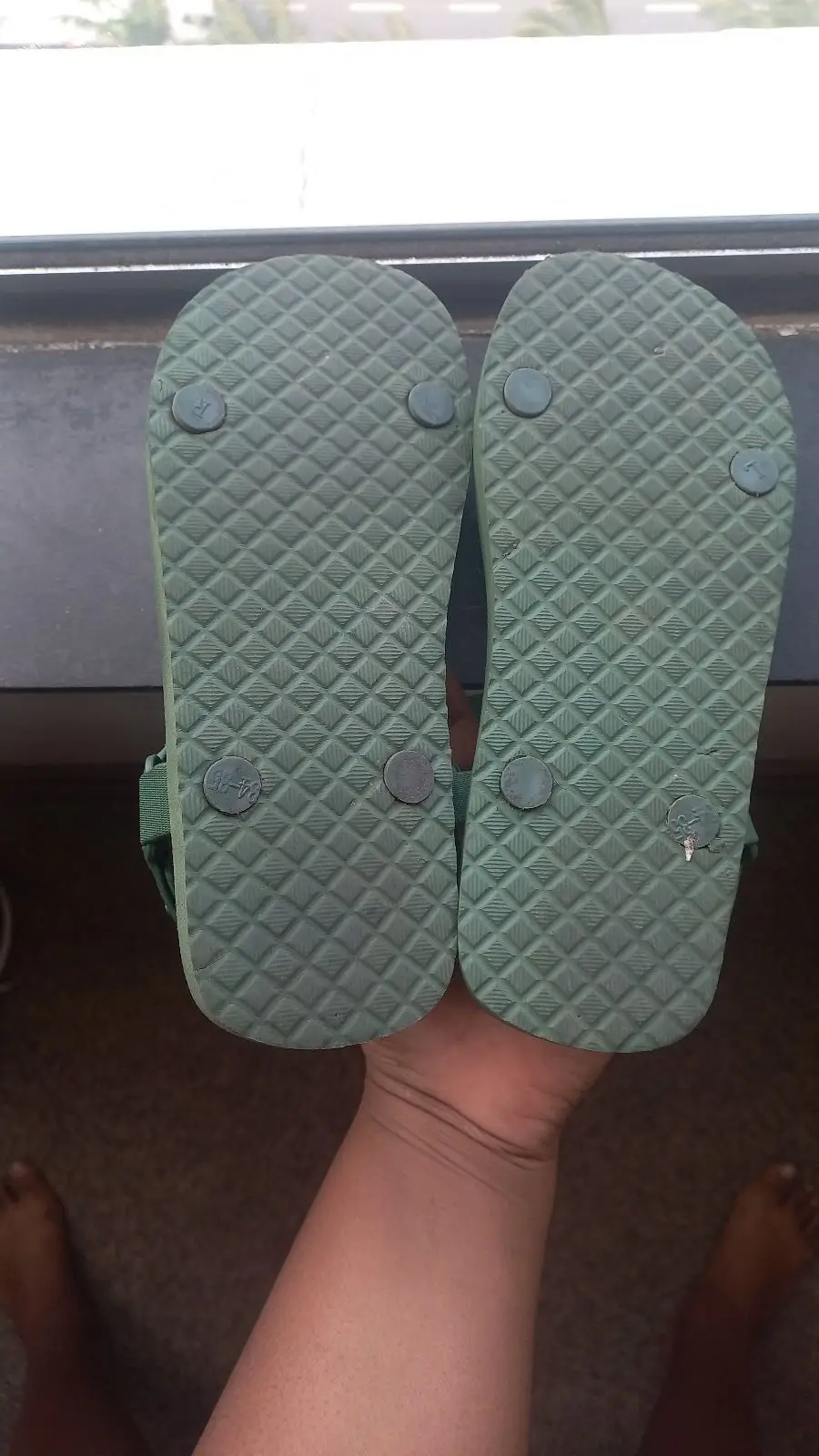 Kids Green Graphic Sandals Size 6-7 Years