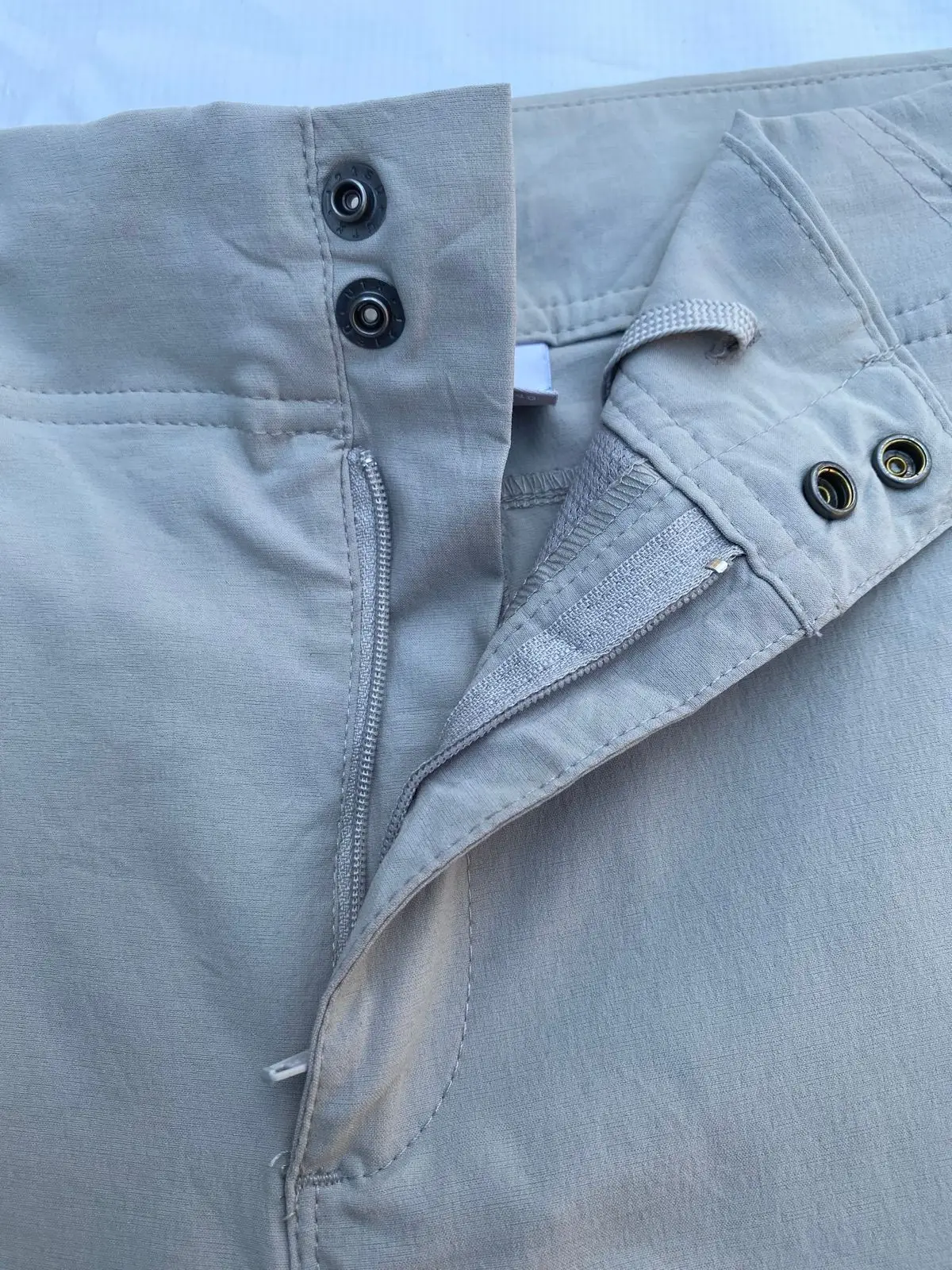 Columbia Beige Shorts