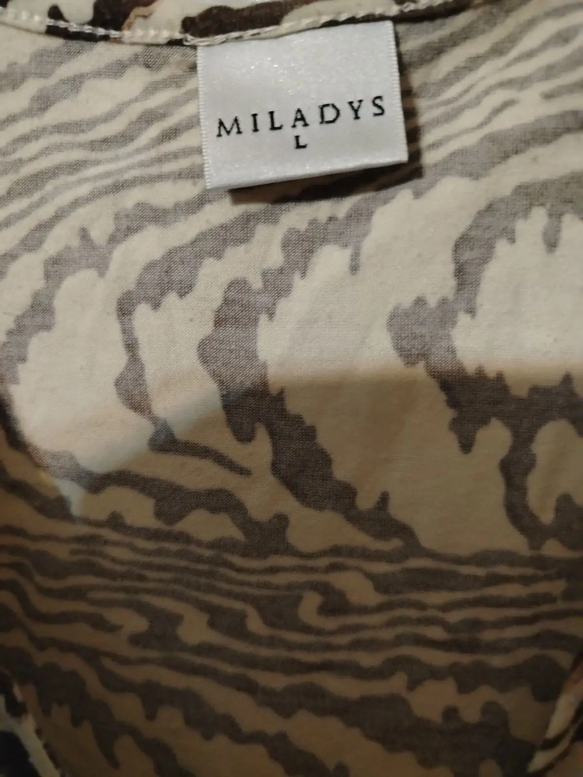 Miladys Abstract Print V-Neck Top Size L