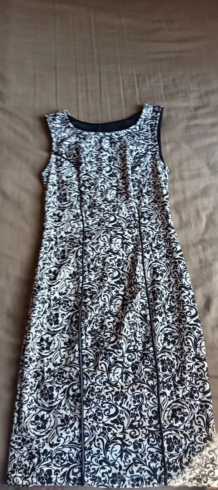 Black and White Patterned Sleeveless Dress
