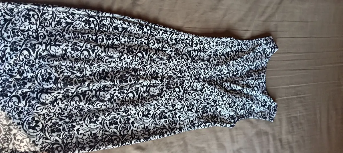 Black and White Patterned Sleeveless Dress
