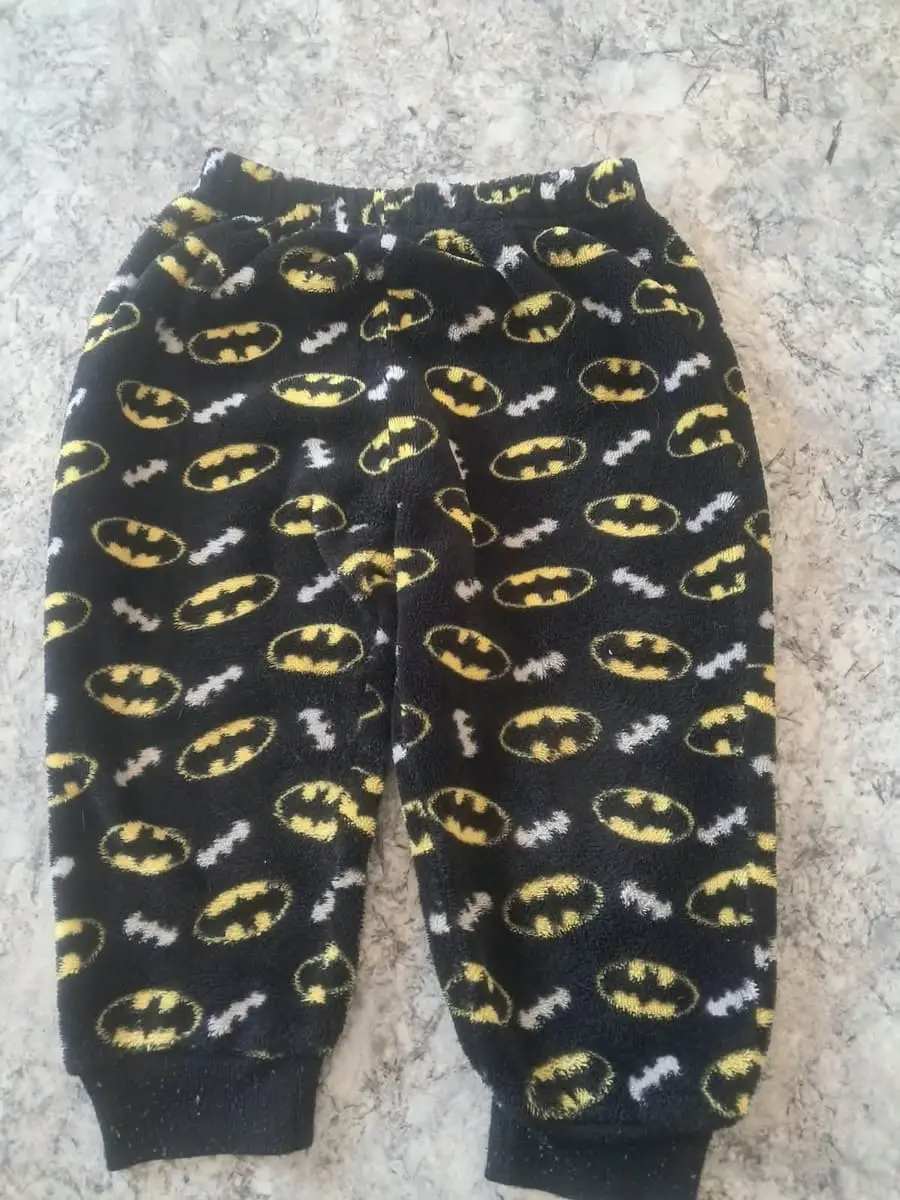 🦇 PRELOVED: Batman Fleece Pyjama Set – Size 2–3 Years