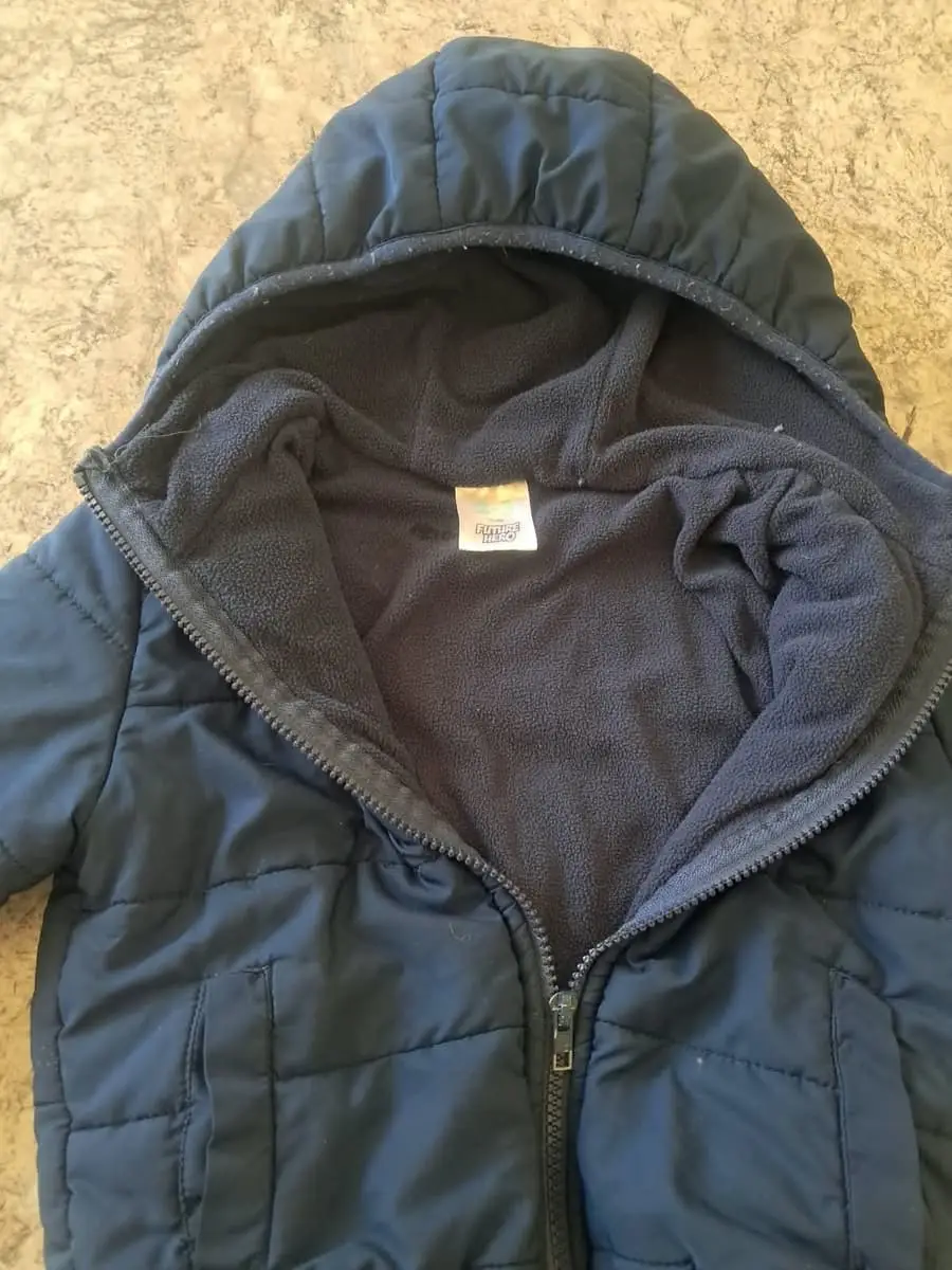 🧥 PRELOVED: Boys Hooded Winter Puffer Jacket – Size 2–3 Years