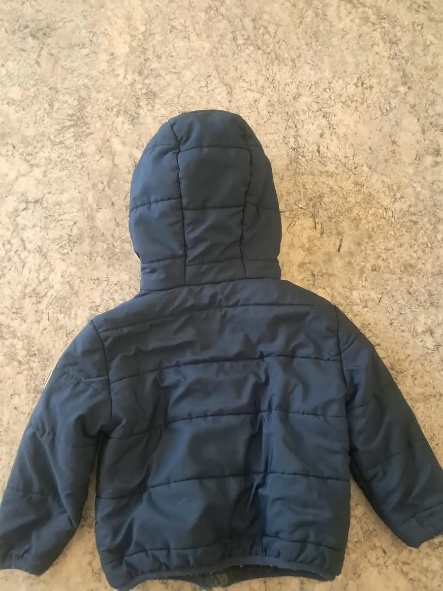 🧥 PRELOVED: Boys Hooded Winter Puffer Jacket – Size 2–3 Years