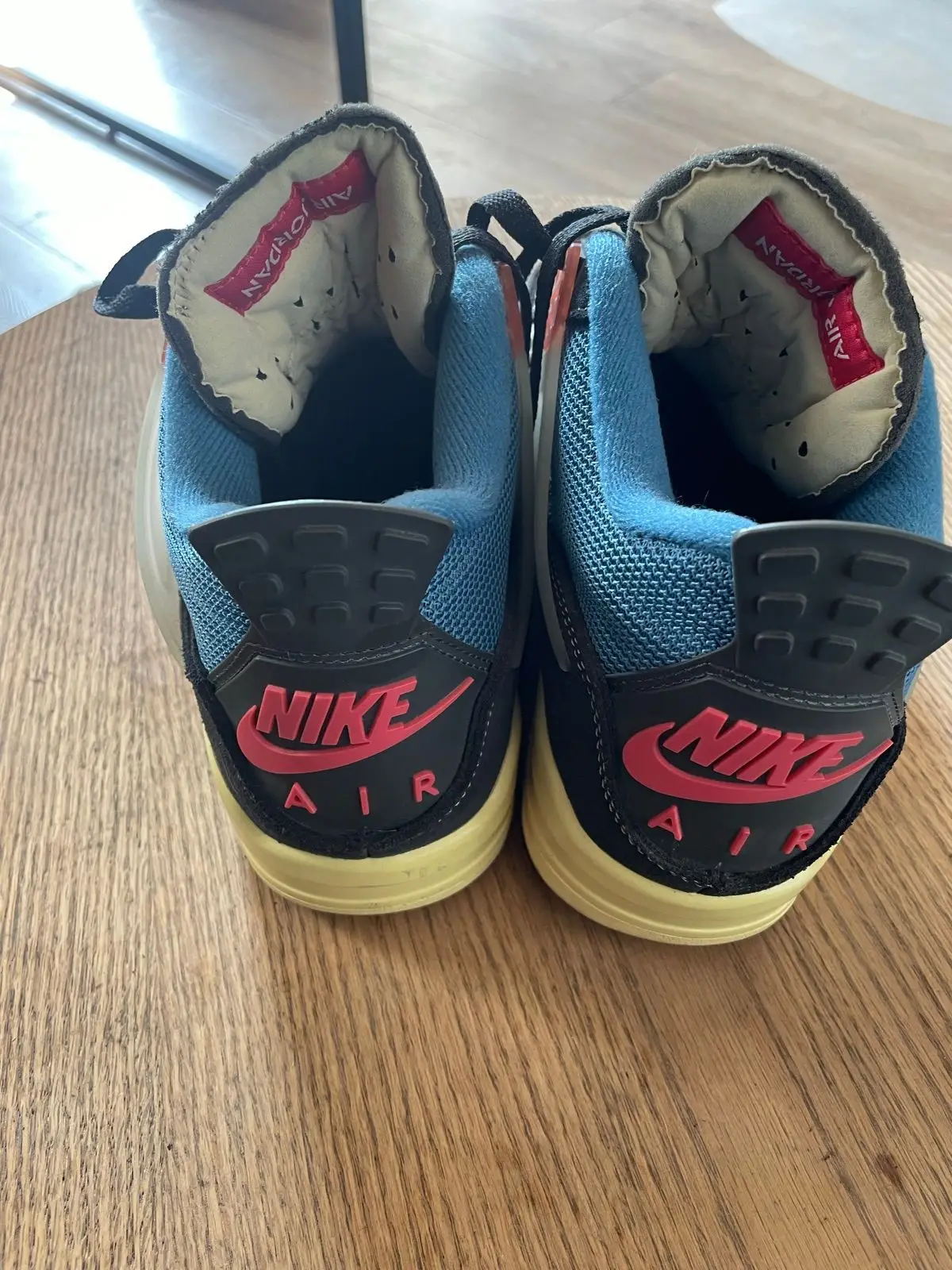 Air Jordan 4 Retro Union Off Noir