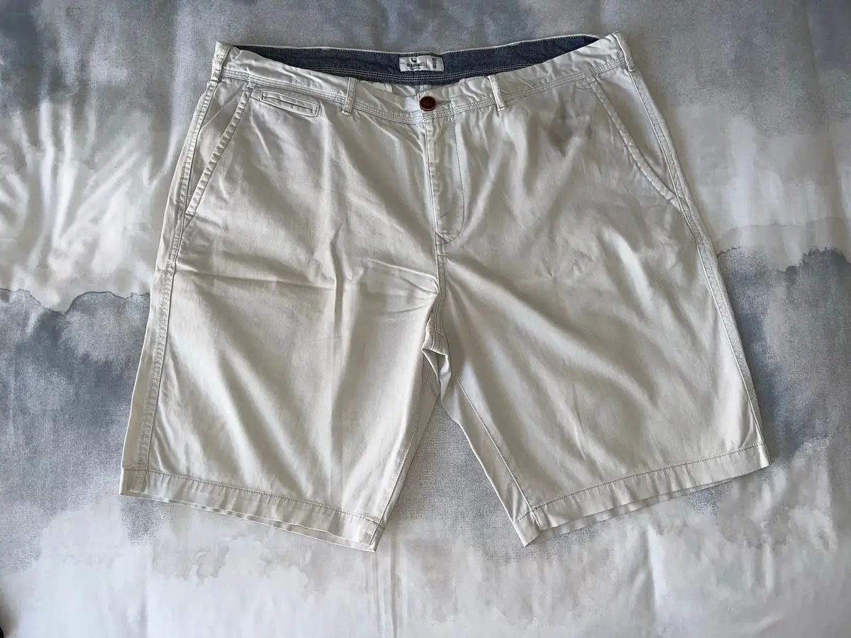 Old Khaki White Shorts Size 42