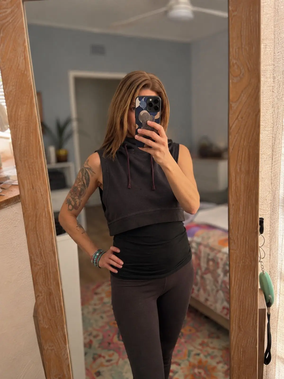 Reebok Black Cropped Sleeveless Hoodie