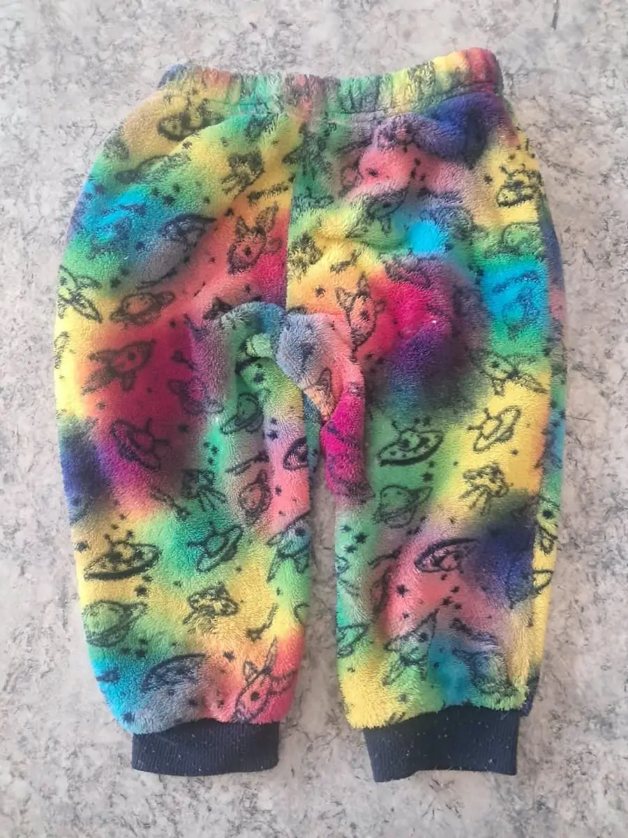 š PRELOVED: Fleece Space-Themed Sleepwear Set ā Approx. 12ā14 kg Toddler