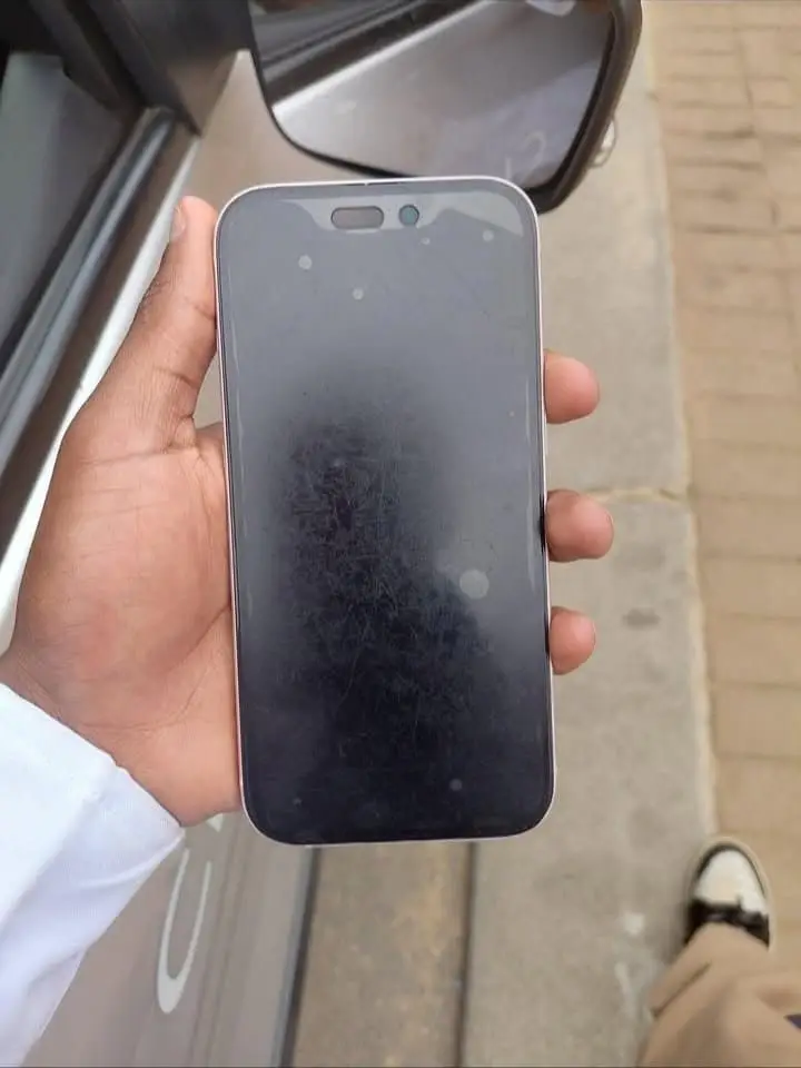 Iphone Pre owned iphone 15
