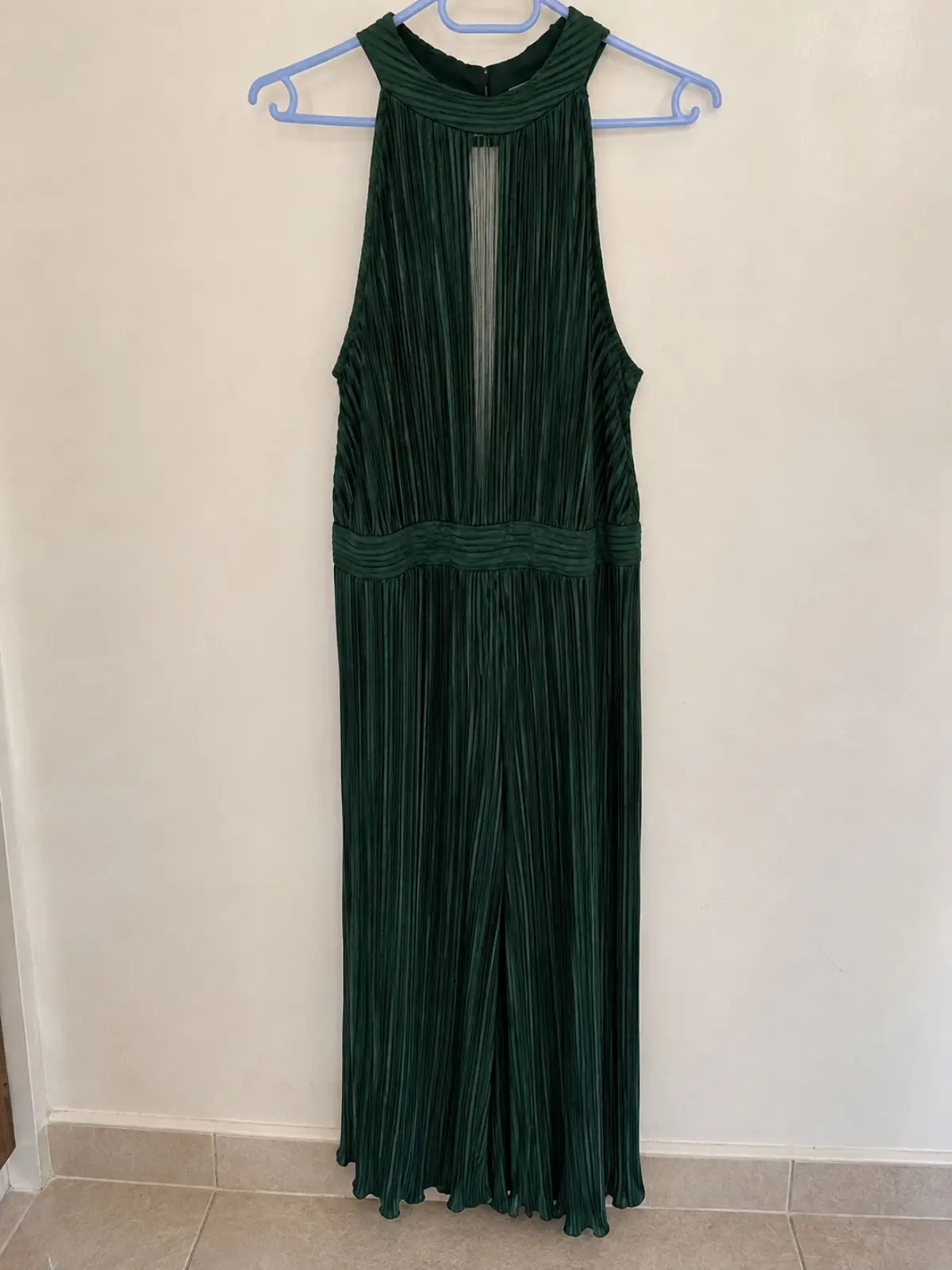 Green Pleated Halter Neck Wide-Leg Jumpsuit