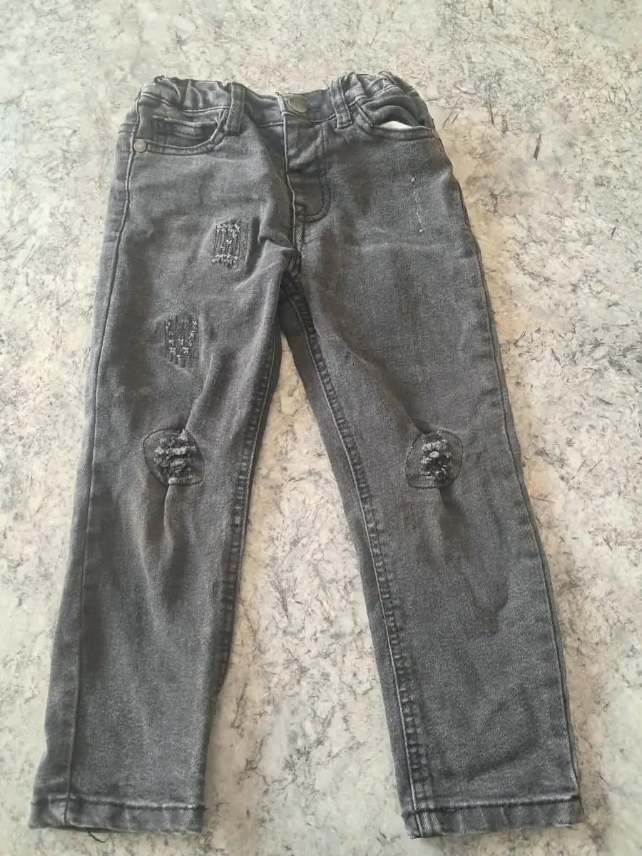 👖 PRELOVED: Boys' Distressed Grey Jeans – Size 3–4 Years