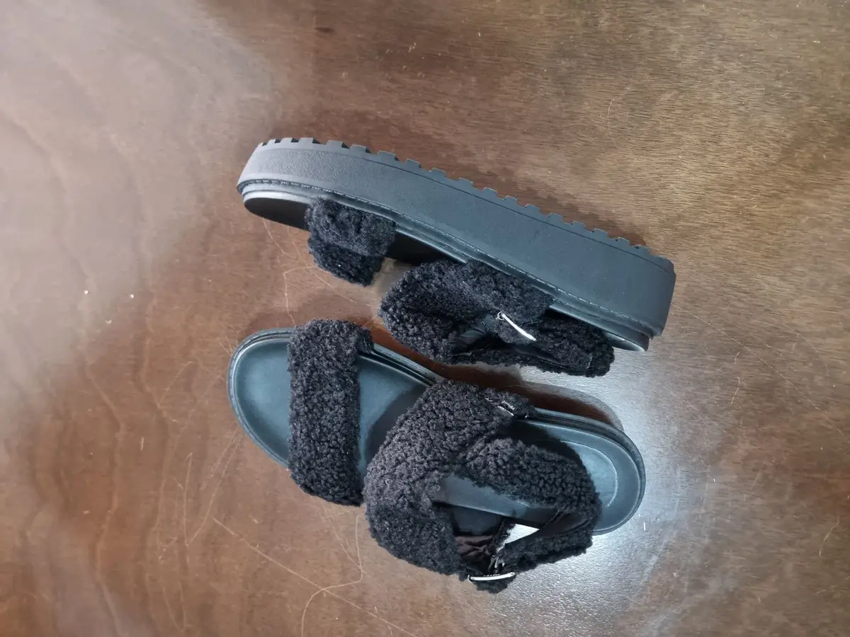 Woolworths Black Platform Shearling Sandals Size 7