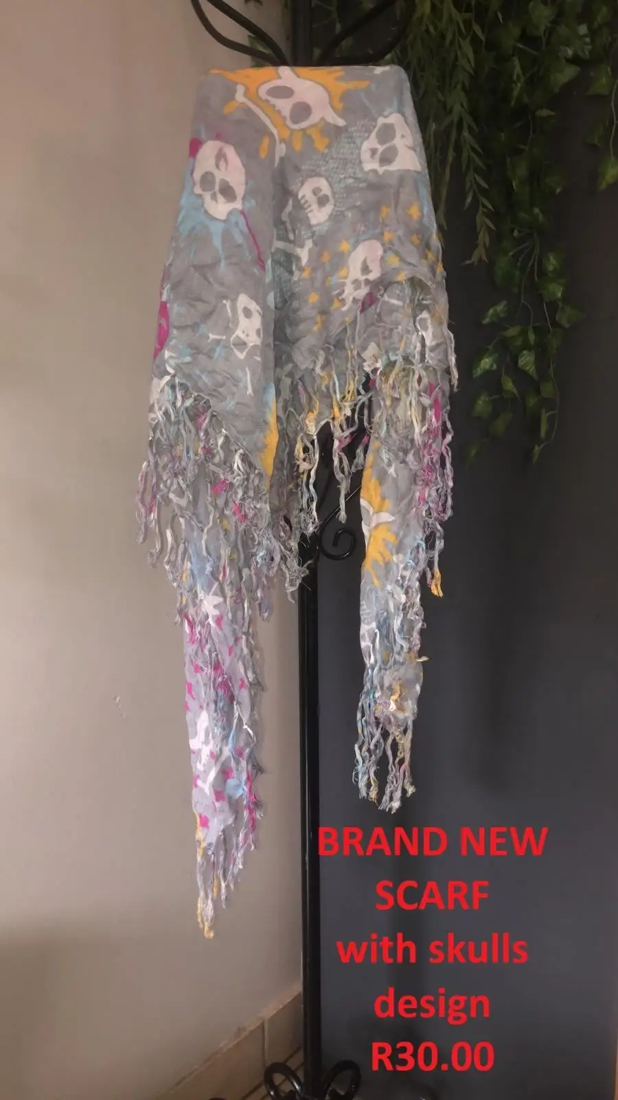 Grey Skull Print Scarf