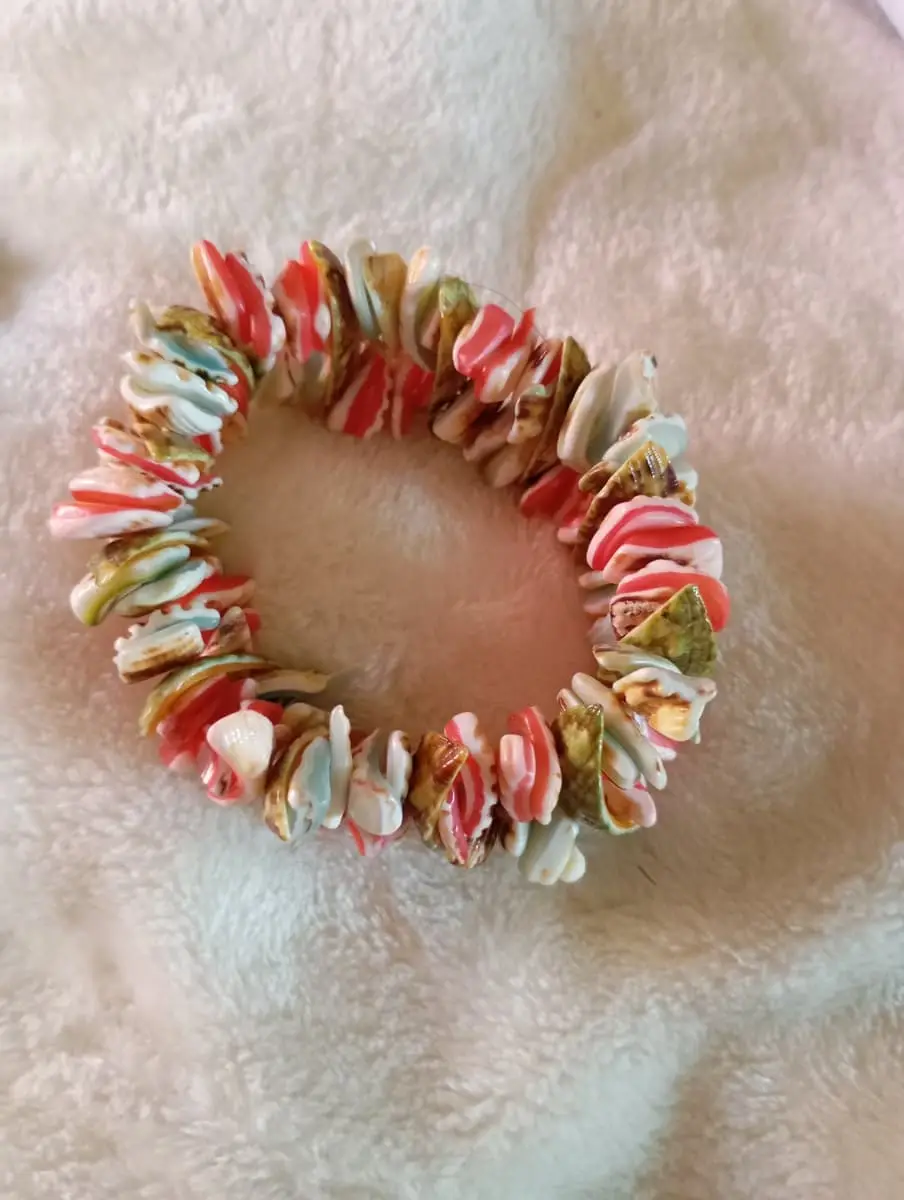 Exact Vintage shell bracelet