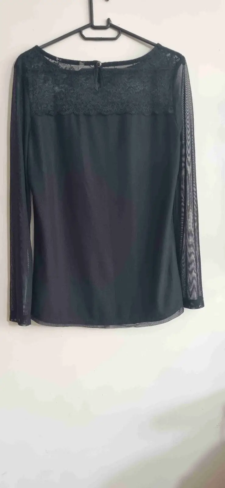 Body & Soul Black Long Sleeve Lace Yoke Top
