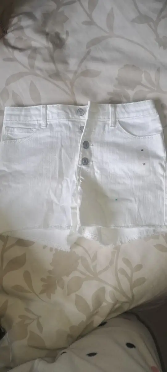 Gap Ladies white denim short
