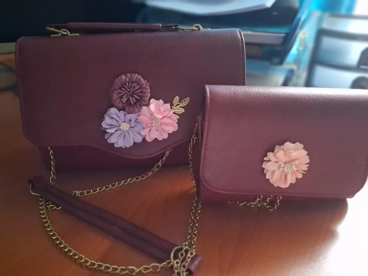 Great condition handbag set. Never used