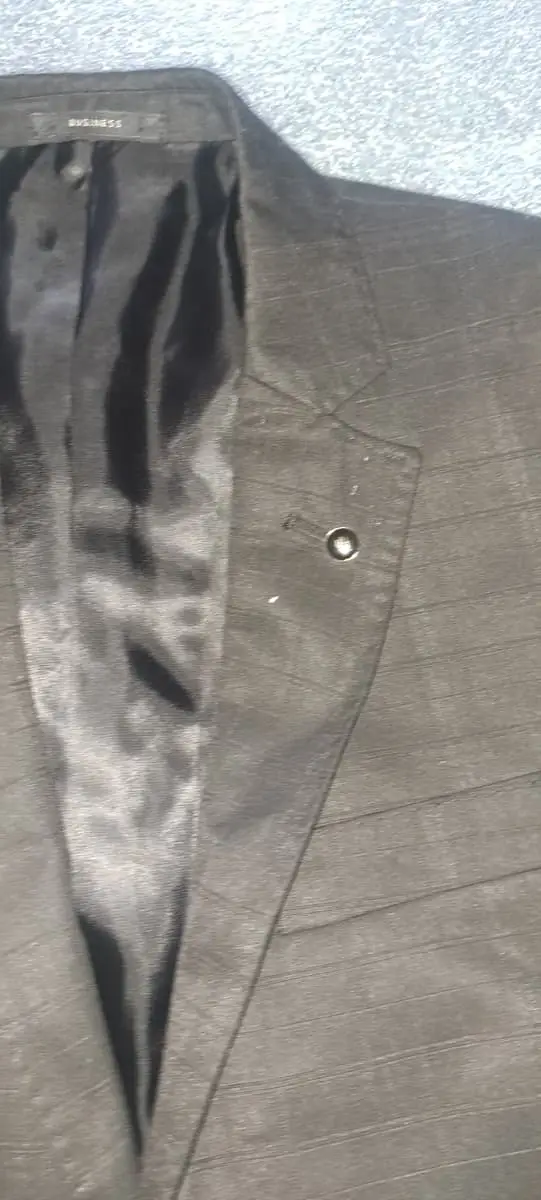 Black Vanheusen Mens suit