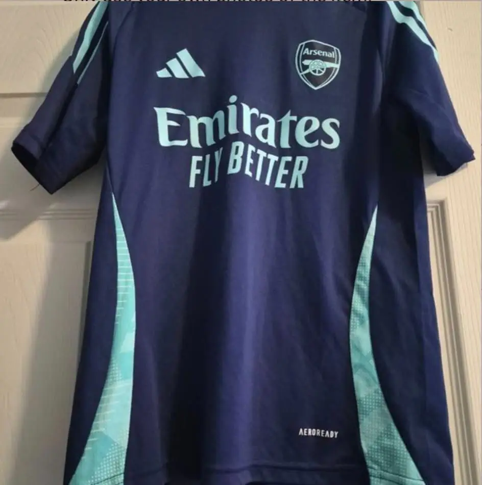 Adidas Kids Arsenal Training Kit / size: 11 - 12